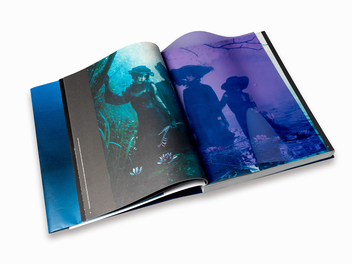 Бумажная книга «Tim Walker. Shoot for the Moon », автор Тим Уокер - фото №4 - миниатюра