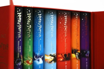 Бумажная книга «Harry Potter Box Set. The Complete Collection», автор Джоан Роулинг - фото №3 - миниатюра