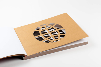 Паперова книга «Protest Stencil Toolkit. Revised Edition», автор Патрік Томас - фото №6 - мініатюра