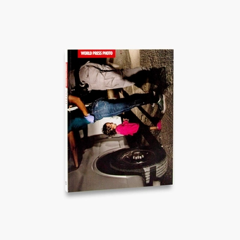 Паперова книга «World Press Photo 2019» - фото №2 - мініатюра