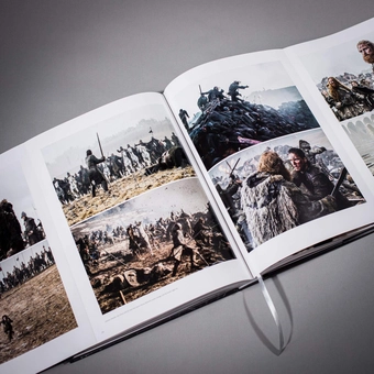 Бумажная книга «The Photography of Game of Thrones», авторов Майкл Когге, Хелен Слоан - фото №10 - миниатюра