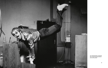Паперова книга «Elton John by Terry O'Neill», автор Террі О'Ніл - фото №7 - мініатюра
