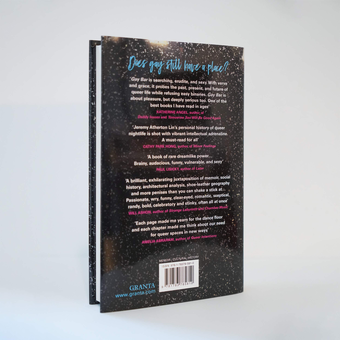 Паперова книга «Gay Bar. Why We Went Out», автор Джеремі Атертон Лін - фото №3 - мініатюра