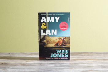 Паперова книга «Amy and Lan», автор Седі Джонс - фото №2 - мініатюра