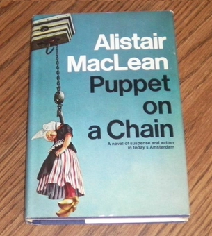 Бумажная книга «Puppet on a Chain», автор Алистер Маклин - фото №2 - миниатюра