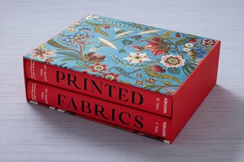 Бумажная книга «The Book of Printed Fabrics. From the 16th century until today», автор Азиза Гриль-Мариотт - фото №3 - миниатюра