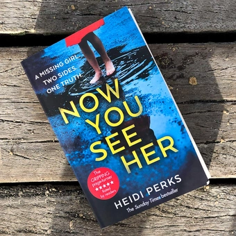 Паперова книга «Now You See Her», автор Хейді Перкс - фото №3 - мініатюра