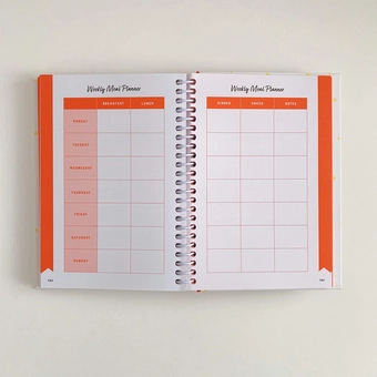 Паперова книга «Pinch of Nom Food Planner: Everyday Light», авторів Кей Фезерстоун, Кейт Аллінсон, Лаура Девіс - фото №2 - мініатюра
