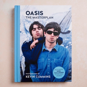Бумажная книга «Oasis The Masterplan: Photographs by Kevin Cummins», автор Кевин Камминс - фото №2 - миниатюра