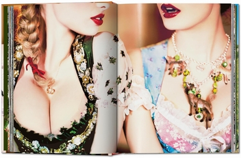 Паперова книга «Ellen von Unwerth. Heimat», автор Еллен фон Унверт - фото №5 - мініатюра