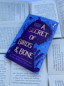 Бумажная книга «A Secret of Birds & Bone», автор Киран Миллвуд Харгрейв - фото №4 - миниатюра