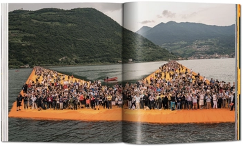 Паперова книга «Christo and Jeanne-Claude: The Floating Piers», автор Джонатан Вільям Генері - фото №6 - мініатюра