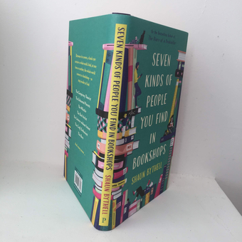 Бумажная книга «Seven Kinds of People You Find in Bookshops», автор Шон Байтелл - фото №2 - миниатюра