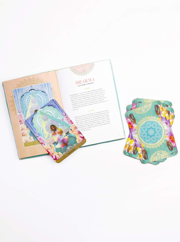 Паперова книга «A Yogic Path Oracle Deck and Guidebook», автор Сахара Роза Кетабі - фото №7 - мініатюра