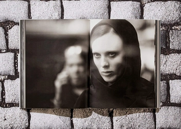 Бумажная книга «Peter Lindbergh. Dior», автор Мартин Харрисон - фото №14 - миниатюра