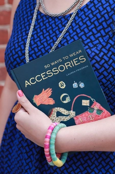 Бумажная книга «50 Ways to Wear Accessories», автор Лорен Фридман - фото №6 - миниатюра