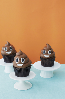 Бумажная книга «Cakemoji: Recipes & Ideas for Sweet-Talking Treats», автор Дженни Пауэлл - фото №5 - миниатюра