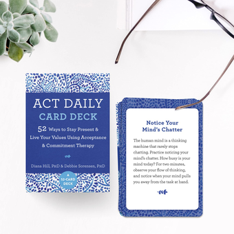 Бумажная книга «ACT Daily Card Deck. 52 Ways to Stay Present and Live Your Values Using Acceptance and Commitment Therapy», авторов Дебби Соренсен, Диана Хилл - фото №6 - миниатюра