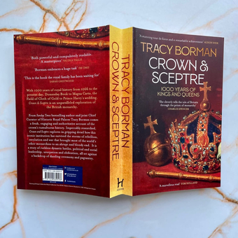 Паперова книга «Crown & Sceptre», автор Трейсі Борман - фото №2 - мініатюра