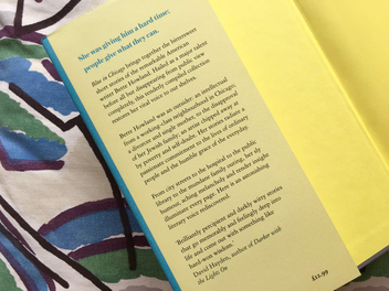 Бумажная книга «Blue in Chicago: And Other Stories», автор Бетт Хоуленд - фото №3 - миниатюра