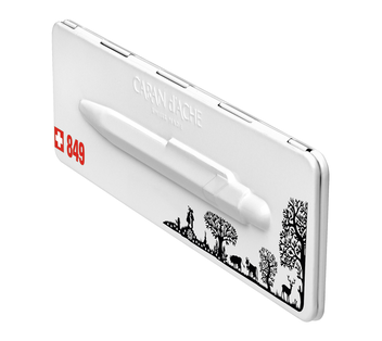 «Ручка Caran d'Ache 849 Totally Swiss Лес (849.754)», бренда Caran d'Ache - фото №3 - миниатюра