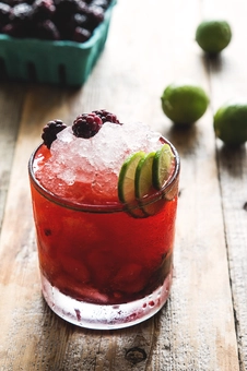 Паперова книга «Vintage Cocktails», автор Браян Ван Фландерн - фото №18 - мініатюра