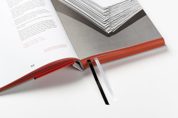 Бумажная книга «Bookbinding. The Complete Guide to Folding, Sewing and Binding», авторов Франциска Морлок, Мириам Вашелевськи - фото №5 - миниатюра