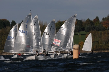 Бумажная книга «Skipper's Cockpit Racing Guide: For dinghies, keelboats and yachts », автор Тим Дэвисон - фото №5 - миниатюра