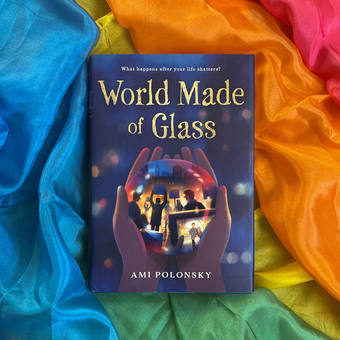 Бумажная книга «World Made of Glass», автор Эми Полонски - фото №3 - миниатюра