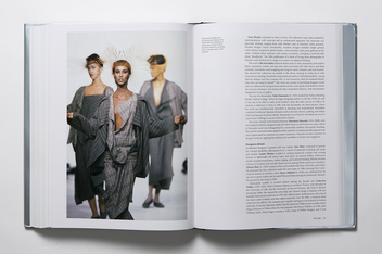 Бумажная книга «The History of Modern Fashion», авторов Дэниел Джеймс Кол, Нэнси Дил - фото №2 - миниатюра