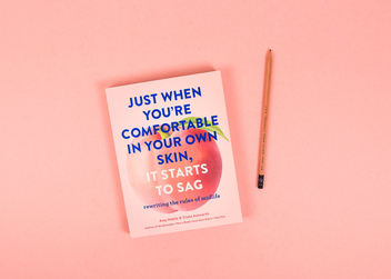 Бумажная книга «Just When You're Comfortable in Your Own Skin, It Starts to Sag: Rewriting the Rules of Midlife», авторов Эми Нобиле, Триша Эшворт - фото №4 - миниатюра
