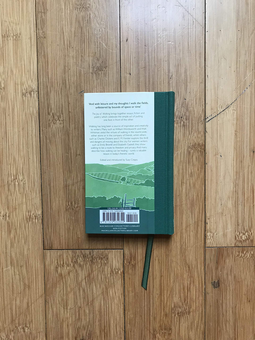 Бумажная книга «The Joy of Walking: Selected Writings» - фото №2 - миниатюра