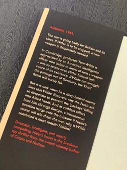 Бумажная книга «Hitler's Secret», автор Рори Клементс - фото №3 - миниатюра