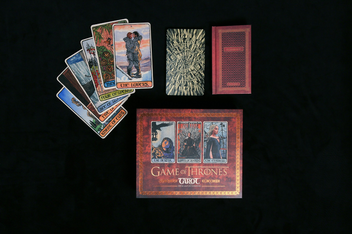 Паперова книга «Game of Thrones Tarot Card Set», автор Ліз Дін - фото №3 - мініатюра