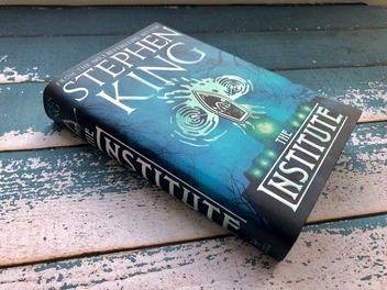 Бумажная книга «The Institute», автор Стивен Кинг - фото №6 - миниатюра