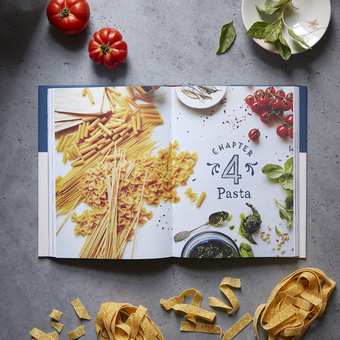 Паперова книга «Big Love Cooking. 75 Recipes for Satisfying, Shareable Comfort Food», авторів Джоі Кампанаро, Тереза Гамбакорта - фото №2 - мініатюра