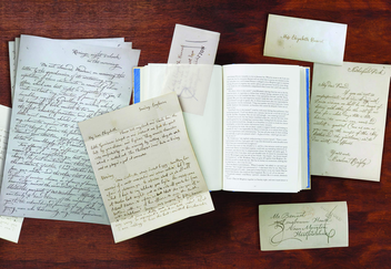 Бумажная книга «Pride and Prejudice. The Complete Novel, with Nineteen Letters from the Characters' Correspondence, Written and Folded by Hand», автор Джейн Остин - фото №2 - миниатюра