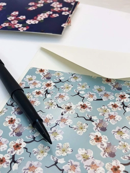 Бумажная книга «Cherry Blossom Note Cards» - фото №3 - миниатюра