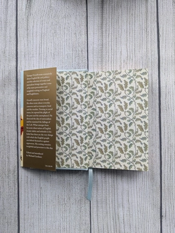 Паперова книга «Orwell and England: Selected Essays», автор Джордж Орвелл - фото №2 - мініатюра