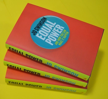 Бумажная книга «Equal Power. Gender Equality and How to Achieve It», автор Джо Суинсон - фото №3 - миниатюра