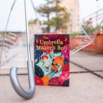 Бумажная книга «The Umbrella Maker's Son», автор Катрина Лено - фото №3 - миниатюра