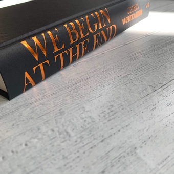 Бумажная книга «We Begin at the End», автор Крис Уитакер - фото №3 - миниатюра