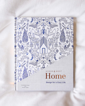 Паперова книга «Hygge & West Home. Design for a Cozy Life», авторів Крістіана Куп, Еймі Лаґос - фото №4 - мініатюра