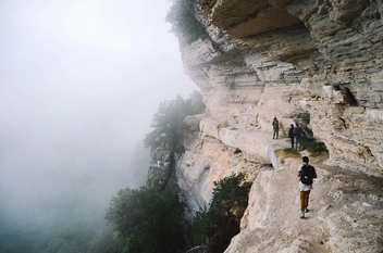Бумажная книга «Wanderlust. Hiking on Legendary Trails» - фото №9 - миниатюра