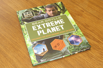 Паперова книга «Bear Grylls Extreme Planet», автор Беар Ґріллз - фото №4 - мініатюра