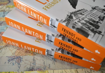 Бумажная книга «Friends and Traitors», автор Джон Лоутон - фото №3 - миниатюра