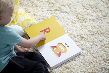 Паперова книга «TouchThinkLearn. ABC», автор Ксав'є Дене - фото №8 - мініатюра