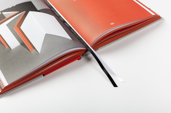 Бумажная книга «Bookbinding. The Complete Guide to Folding, Sewing and Binding», авторов Франциска Морлок, Мириам Вашелевськи - фото №6 - миниатюра