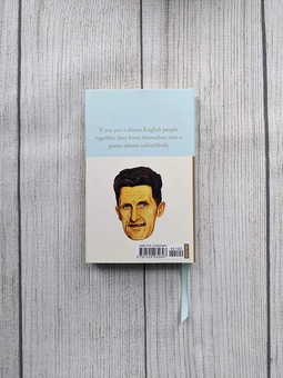 Паперова книга «Orwell and England: Selected Essays», автор Джордж Орвелл - фото №4 - мініатюра