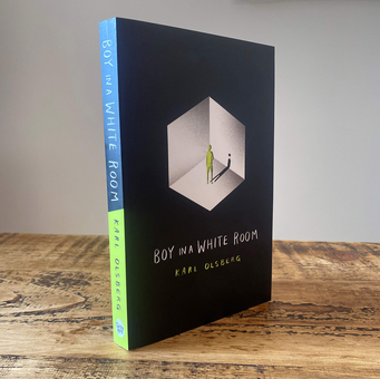 Паперова книга «Boy in a White Room», автор Карл Ольсберг - фото №3 - мініатюра